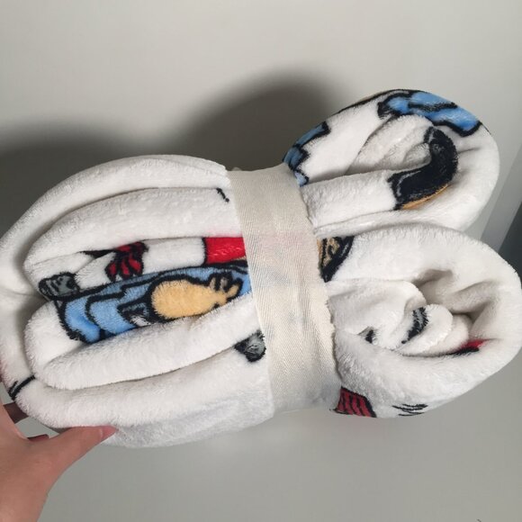 Snoopy Peanuts Velvet soft Throw Blanket Berkshire Fleece - Picture 4 of 5